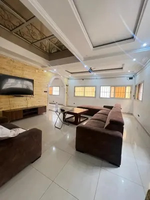 Vente d'une villa duplex à Agoè Cacaveli, 6 chambres, 603 m², proche du goudron – 190 millions FCFA à débattre