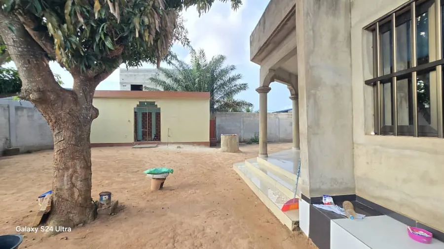 Villa 4 chambres en vente à Zanguera Klemé – 65 millions FCFA