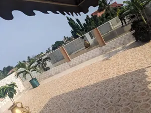 Villa 8 pièces R+2 en vente au bord des pavés à Totsi – 250 millions FCFA | Titre foncier — photo 6