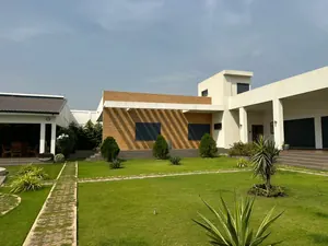 Vente d'une villa à Agoè Legbassito, 7 chambres, 1958 m², avec piscine et jardin, titre foncier personnel – 400 millions FCFA — photo 12