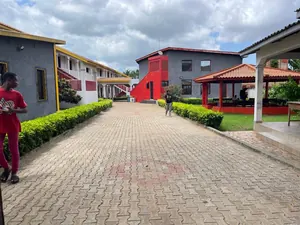 Hôtel 50 chambres à vendre sur 3000 m² à Hedzranawoé – 800 millions FCFA — photo 2