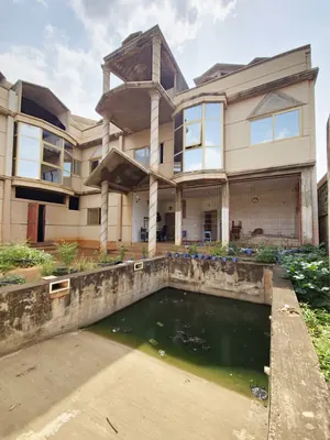Villa 8 chambres à vendre à Attiégou, proche du goudron – 380 millions FCFA — photo 2