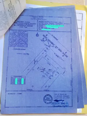 Terrain demi-lot 300 m² en vente à Adidogomé Apedokoe – 16 millions FCFA
