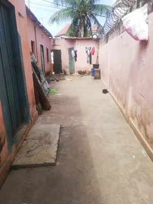Maison 5 pièces à vendre à Adidogomé Atigangomé vers rails – 15 millions FCFA — photo 4