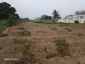 Terrain 2100 m² en vente en angle de rue à Baguida Centre Aéré de la BCEAO – à partir de 150 millions FCFA — photo 2