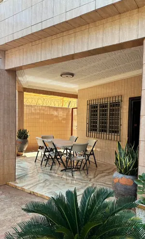 Villa 11 chambres à vendre à Cito Aéroport – 450 millions FCFA — photo 2