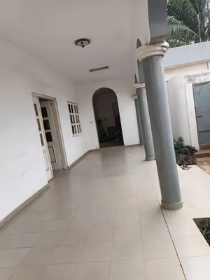 Villa 3 chambres à vendre sur 1 lot à Agoè Fil O Parc, 100 m du goudron – 100 millions FCFA — photo 2