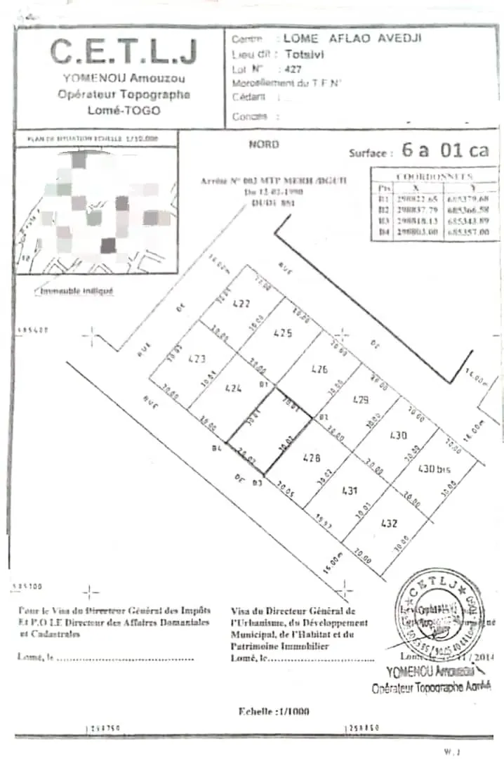 Vente d'un terrain à Totsi CEG, 1 lot, clôturé, vue directe sur route de 30 m – à partir de 45 millions FCFA