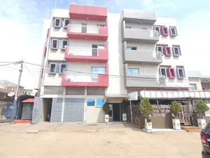 Immeuble R+4 de 25 pièces à vendre à Baguida – 850 millions FCFA