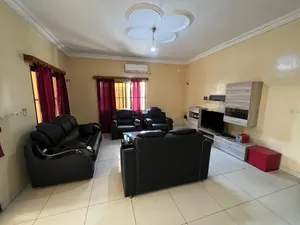 Villa 5 pièces à vendre à Adidogomé derrière le lycée technique – 125 millions FCFA