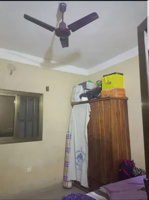 Maison de location à vendre en angle de rue à Zanguéra – 55 millions FCFA — photo 2