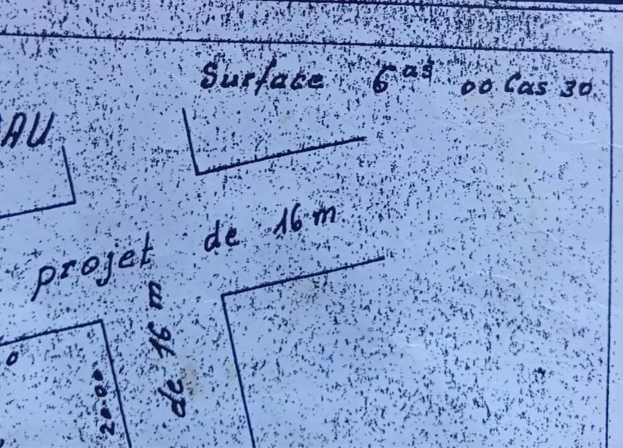 Maison en angle de rue à vendre à Forever – 90 millions FCFA