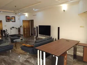 Villa duplex meublée 6 chambres sur 1 lot en angle de rue en vente à Baguida Monument – 600 millions FCFA — photo 3