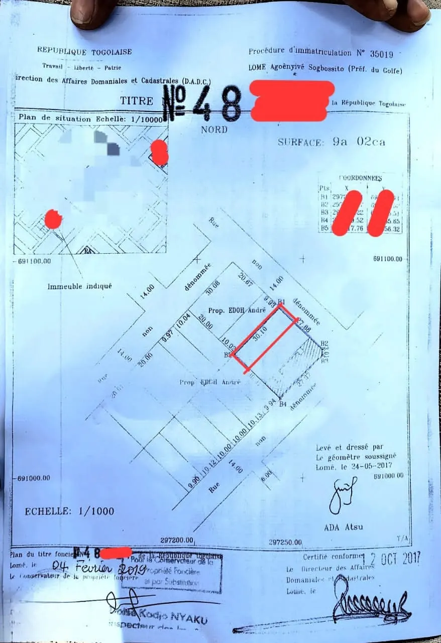 Terrain demi-lot 300 m² en vente à Agoè Sogbossito Oando – 15 millions FCFA