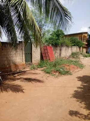 Terrain 2 lots clôturés en vente à Adidogomé Apedokoè Gbomamé – 25 millions FCFA le lot