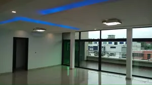 Vente d'un immeuble à Cocody, R+5, standing, proche du Lycée Moderne – 2 milliards FCFA — photo 4
