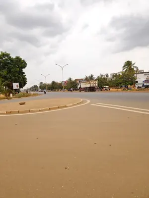 Vente d'un terrain à Agoè Camp FIR, 2,5 lots, angle de rue, à 60m du goudron – 130 millions FCFA — photo 3