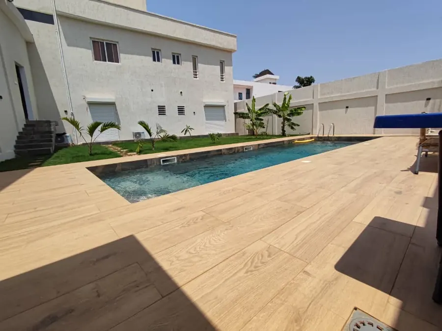 Villa meublée 8 pièces à louer à Adidogomé Carrefour Aïsed – Nouvelle construction – 1 200 000 FCFA/mois
