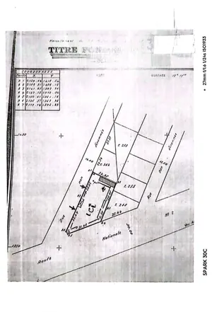 Terrain 1211 m² en vente en angle de rue au bord du goudron à Ablogamé – 900 millions FCFA