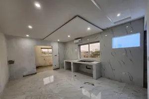 Villa R+4 de 34 pièces à vendre à Kodjoviakopé – 700 m² – Titre foncier – 1,5 milliard FCFA — photo 7