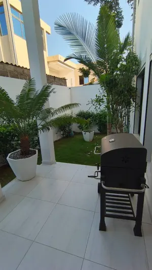 Villa duplex meublée 3 chambres à louer à Kodjoviakopé – 2 000 000 FCFA/mois