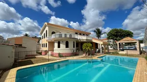 Villa 6 pièces sur 2 lots à vendre à la Cité OUA – 1 milliard FCFA