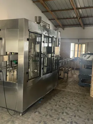 Usine de fabrication de pure water et jus en vente sur 1200 m² à Agoè Zio – 280 millions FCFA