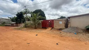 Vente d'un terrain à Adidogomé Akato, 1 lot, proche du goudron – 23 millions FCFA — photo 2