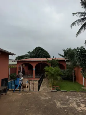 Vente d'une villa à Agoè Légbassito, 2 chambres salon, 301 m², avec dépendance et jardin – 55 millions FCFA — photo 2