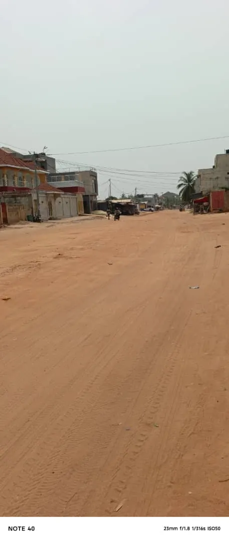 2 lots collés clôturés à vendre à Apédokoè Gbomamé – 50 millions FCFA par lot