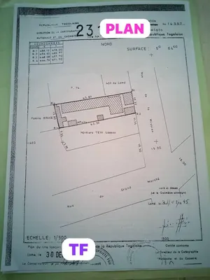 Immeuble R+2 avec boutiques en vente au Grand Marché de Lomé – 1 milliard FCFA — photo 2