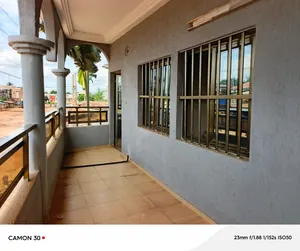 Villa duplex 6 chambres à louer en bordure de goudron à Agoè Assiyéyé – à partir de 600 000 FCFA — photo 2