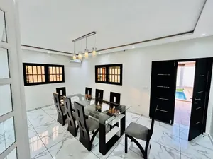 Villa meublée 4 chambres avec piscine et jardin à louer à Zanguéra – 1 200 000 FCFA/mois — photo 3