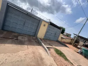 Vente d'un terrain bâti à Tokoin Novissi, 1 lot de plus de 600 m², à 100 m du goudron – 75 millions FCFA — photo 2
