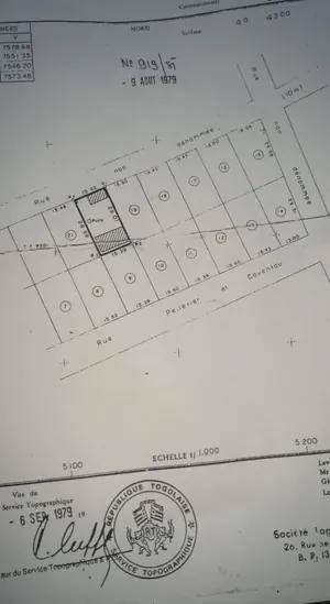 Maison ancienne en vente à Bè Nétimé sur 447 m² – 90 millions FCFA
