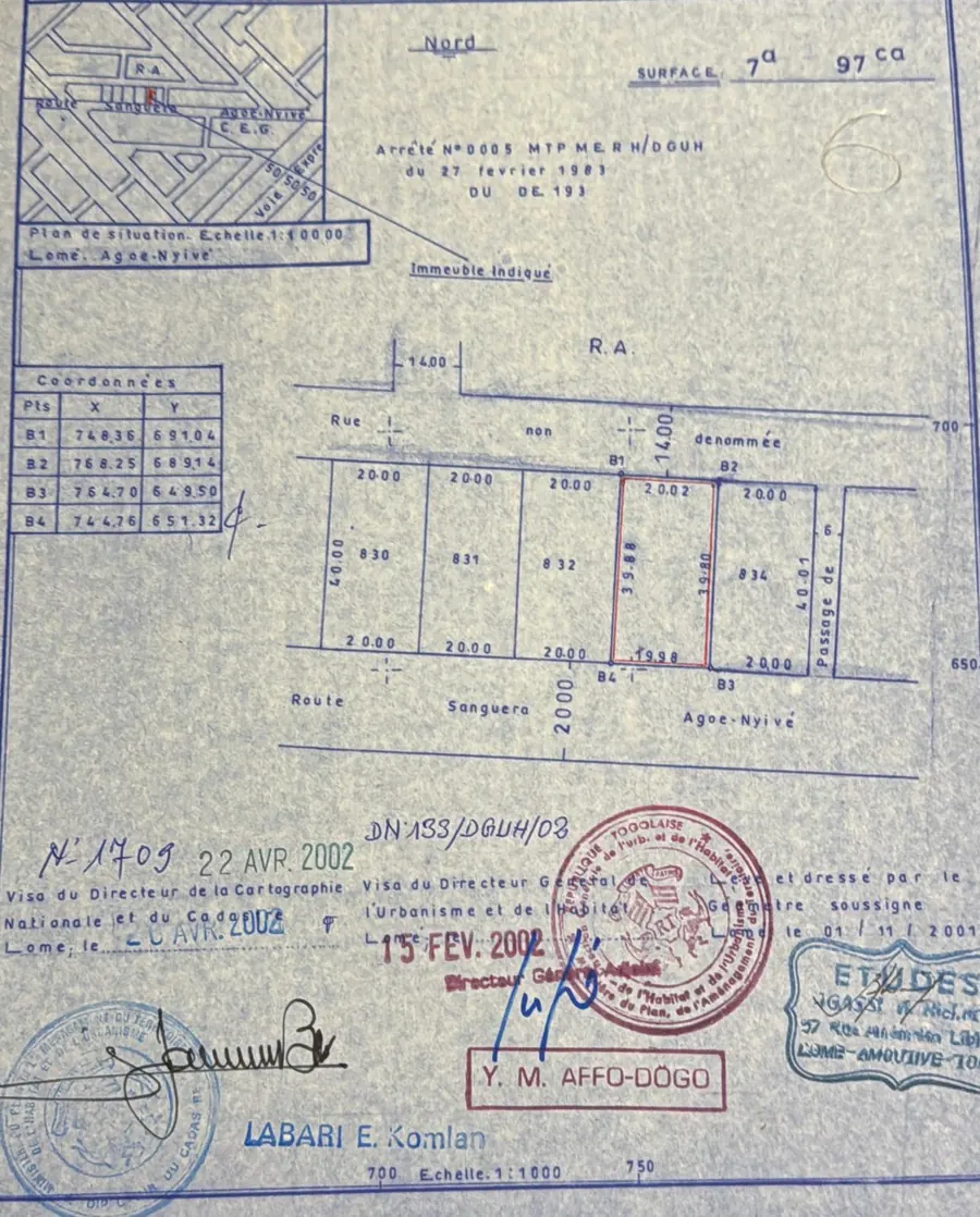 Terrain 1 lot et quart en vente à Agoe Kossigan, bord de la grande voie – 65 millions FCFA