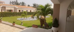 Villa 5 chambres avec piscine et vue mer sur 8 lots à vendre à Baguida Cité Baie des Anges – 1 milliard FCFA