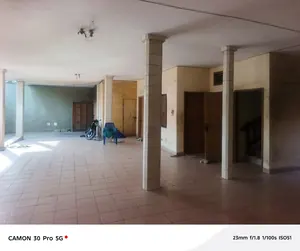 Immeuble commercial R+2 de 18 chambres à vendre à Amoutiévé – 350 millions FCFA — photo 3
