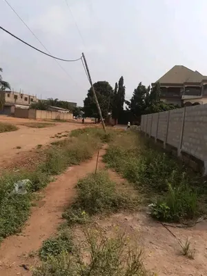 Vente d'une villa basse à Akato, 3 chambres, 300 m², neuve, proche du goudron – 55 millions FCFA — photo 16