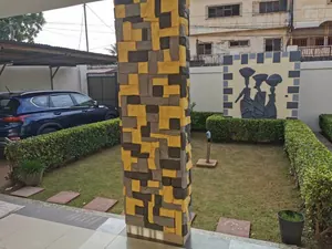 Villa 8 pièces sur 1 lot à vendre à Casablanca, à 50m du goudron – 175 000 000 FCFA