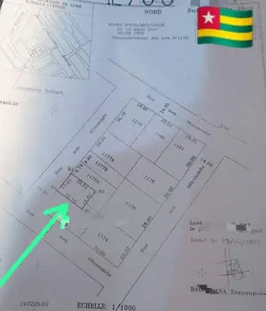 Terrain demi-lot en vente à Avedji Lycée – 22 millions FCFA