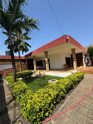 Location d'une villa à Tokoin Tako, 3 chambres + dépendance, avec piscine et jardin, à 50 m du goudron – 1 000 000 FCFA/mois — photo 8