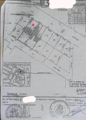Terrain 1 lot (600 m²) en vente au bord du goudron à Avédji Léo 2000 – 85 millions FCFA