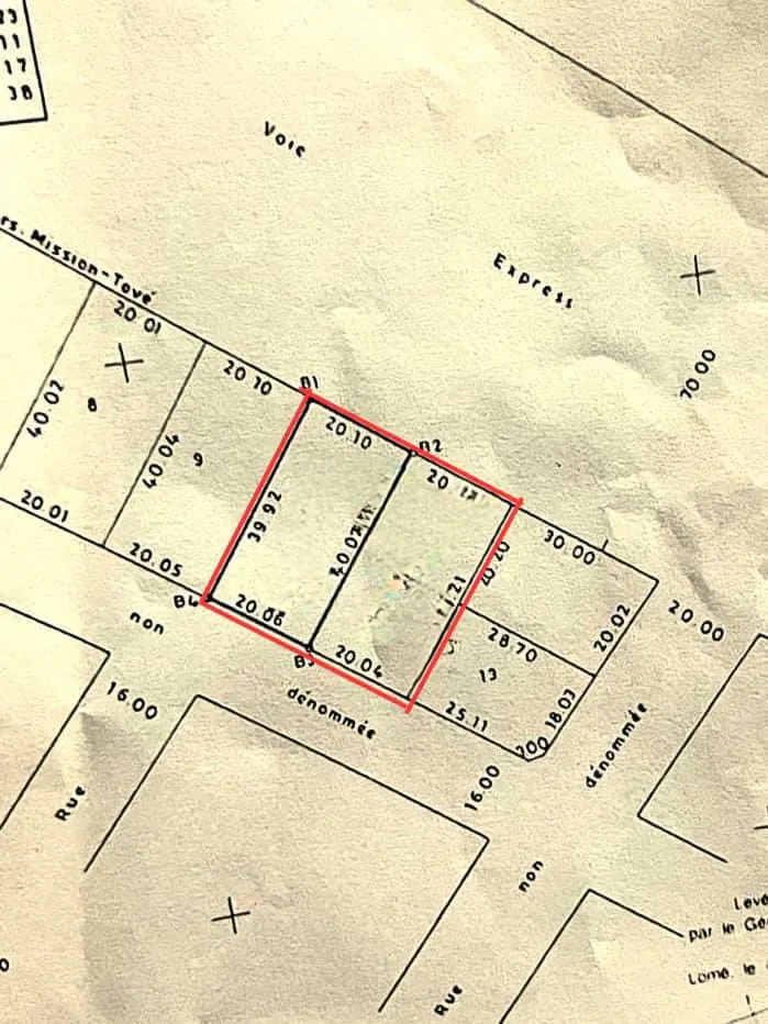 Terrain 2 lots en vente en bordure du goudron CEDEAO à Agoè Anokui – 110 millions FCFA le lot
