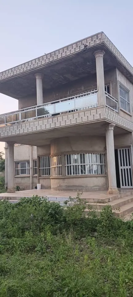 Grande maison duplex 13 pièces sur 1200 m² en vente à Adidoadin, non loin de l'hôtel Concorde – 189 millions FCFA