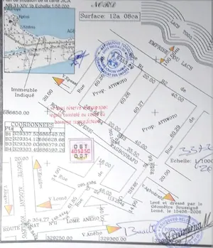 Terrain 2 lots 1208 m² en vente à Agbodrafo Alogavi au bord du lac – 60 millions FCFA