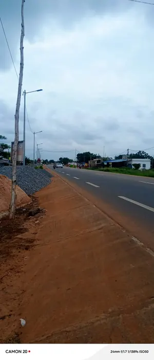 Terrain 5 lots en vente en bordure du goudron RN3 à Djagblé Klobatémè – 20 millions FCFA l'unité