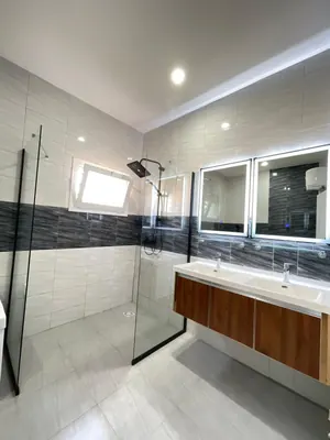 Vente d'une villa à Avénou Factory, 8 pièces, duplex R+2 nouvelle construction sur demi-lot – 155 millions FCFA — photo 4