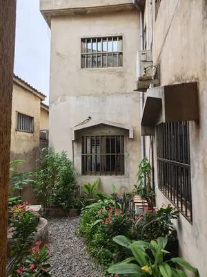 Villa 3 niveaux 3 appartements à vendre à Adidogomé Lycée Technique – 100 millions FCFA — photo 12