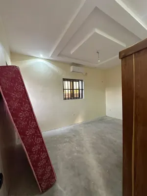Villa en vente à Agbavi à 200m de la Nationale No2 – 30 millions FCFA à revoir — photo 4